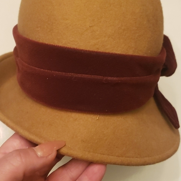 ?lord & Taylor wool hat. Made in ITALY. NWT main image 9